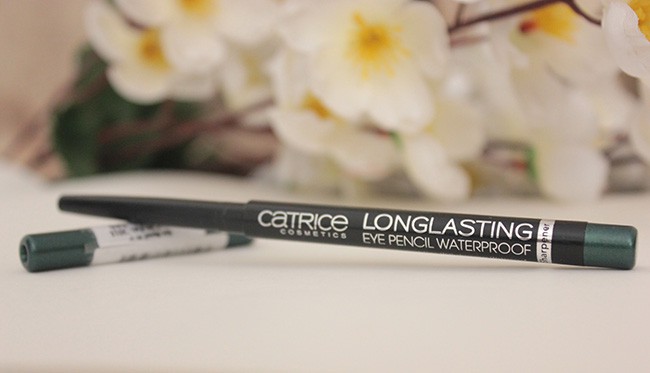 Catrice Longlasting Eye Pencil Waterproof 060 Mass Undercover Review Swatch (8)