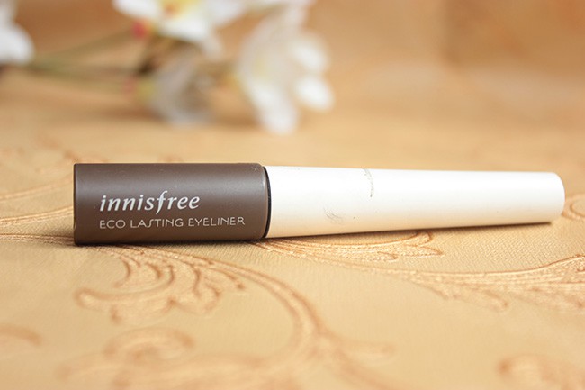 Innisfree Eco Lasting Eyeliner Review (5)