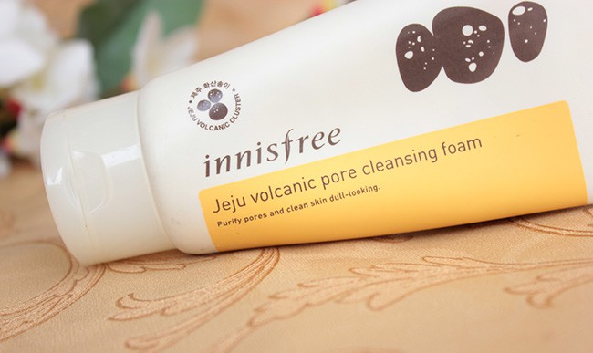 Innisfree Jeju Volcanic Pore Cleansing Foam Review (4)