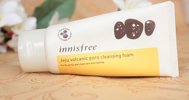 Innisfree Jeju Volcanic Pore Cleansing Foam Review (9)