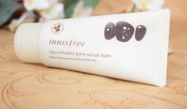 Innisfree Jeju Volcanic Pore Scrub Foam Review (3)