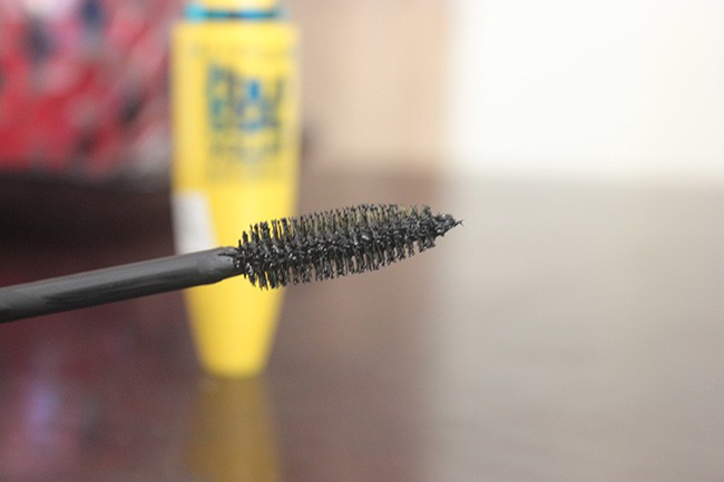 Maybelline Colossal Volum Express Waterproof Mascara Review (2)