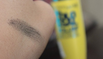 Maybelline Colossal Volum Express Waterproof Mascara Review (6)