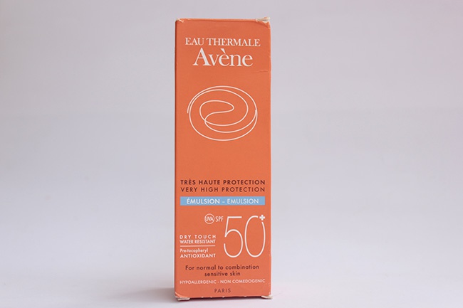 Eau Thermale Avene Very High Protection Emulsion SPF 50 Review (1)