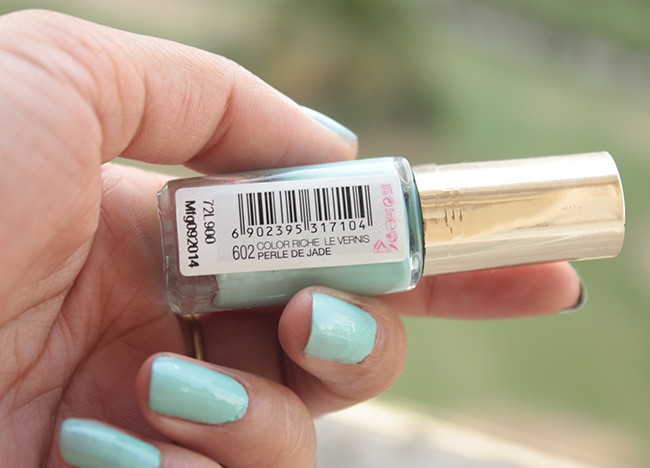 L'Oreal Paris Color Riche Nail Polish Le Vernis Pearle De Jade 602 Review Swatches | Be A Bride Every Day | Canadian Beauty Blog | Indian Beauty Blog|Makeup Blog|Fashion Blog|Skin Care Blog L'Oreal Paris Color Riche Nail Polish Le Vernis Pearle De Jade 602 Review Swatches | Be A Bride Every Day | Canadian Beauty Blog | Indian Beauty Blog|Makeup Blog|Fashion Blog|Skin Care Blog