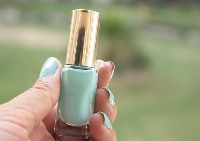 L'Oreal Paris Color Riche Nail Polish Le Vernis Pearle De Jade 602 Review Swatches | Be A Bride Every Day | Canadian Beauty Blog | Indian Beauty Blog|Makeup Blog|Fashion Blog|Skin Care Blog L'Oreal Paris Color Riche Nail Polish Le Vernis Pearle De Jade 602 Review Swatches | Be A Bride Every Day | Canadian Beauty Blog | Indian Beauty Blog|Makeup Blog|Fashion Blog|Skin Care Blog