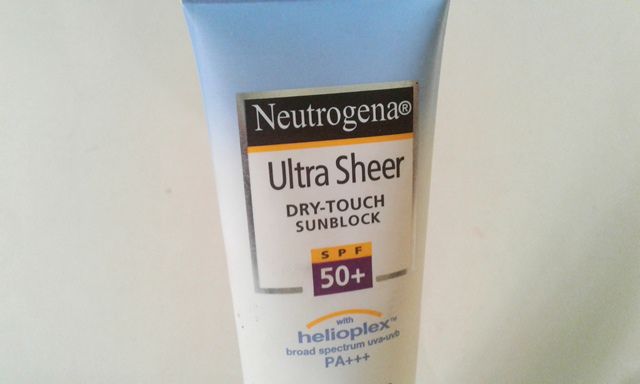 Neutrogena Ultra Sheer Dry Touch Sunblock SPF 50+ Review (3)