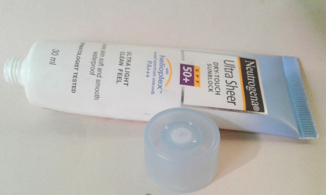 Neutrogena Ultra Sheer Dry Touch Sunblock SPF 50+ Review (4)