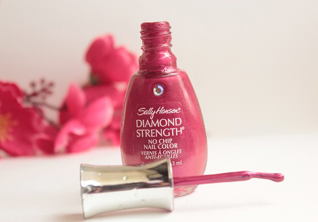 Sally Hansen Diamond Strength No Chip Nail Color Rosy Future Review Swatches (3)