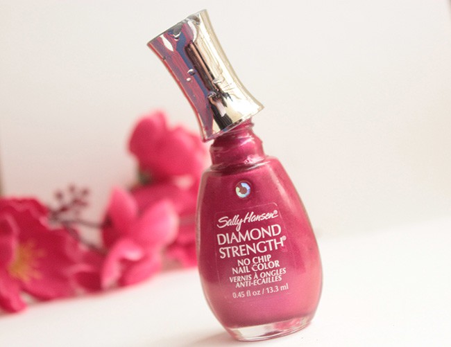 Sally Hansen Diamond Strength No Chip Nail Color Rosy Future Review Swatches (4)