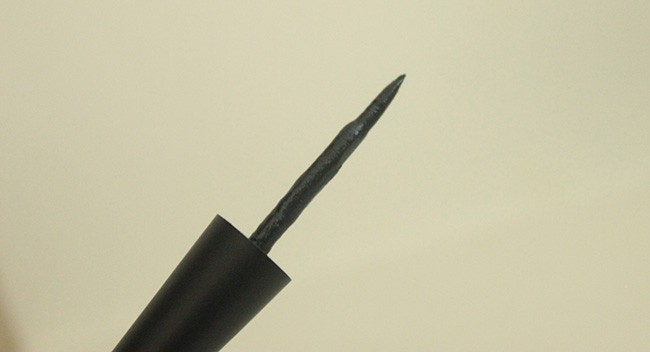 Be A Bombshell Liquid Eyeliner Blacklisted Review Swatches (8)