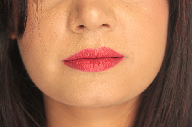 Maybelline Color Show Lipstick Bold Crimson Review Photos Swatches (3)