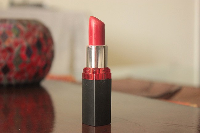 Maybelline Color Show Lipstick Bold Crimson Review Swatches (1)