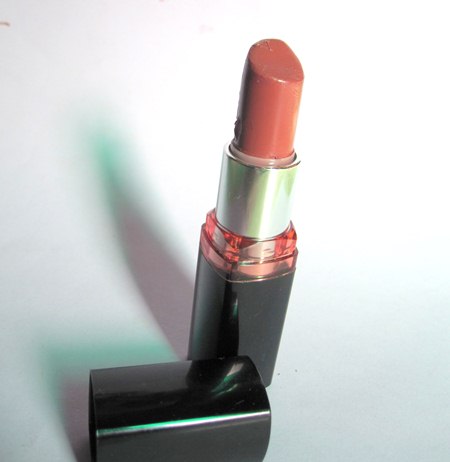 Maybelline Color show Lipstick–309 Caramel Custard Review (7)