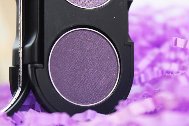 Seasoul Makeup Dual Eyeshadow Dark Purple Light Purple Review Swatches  (8)