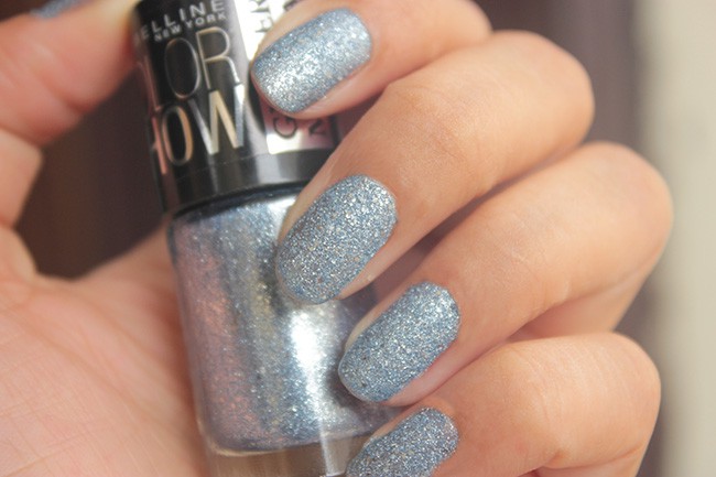 Maybelline Color Show Glitter Mania Bling On The Blue Review Swatches (4)