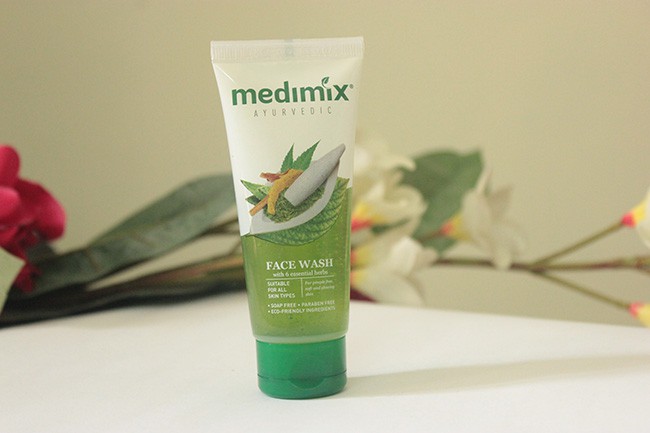 Medimix Ayurvedic Face Wash Review- With 6 Essential Herbs (1)