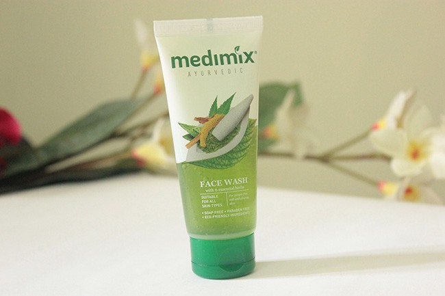 Medimix Ayurvedic Face Wash Review- With 6 Essential Herbs (7)