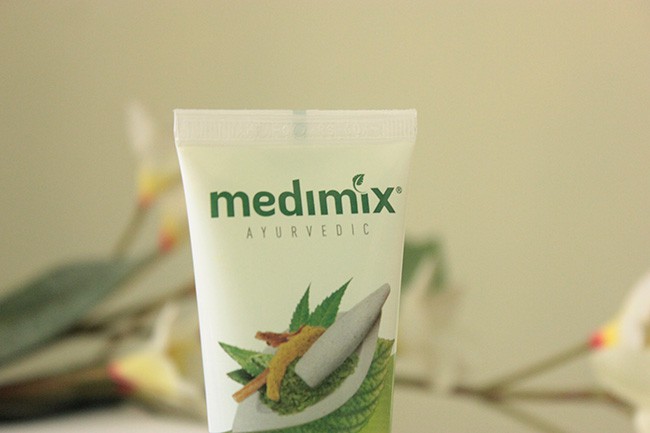 Medimix Ayurvedic Face Wash Review- With 6 Essential Herbs (8)