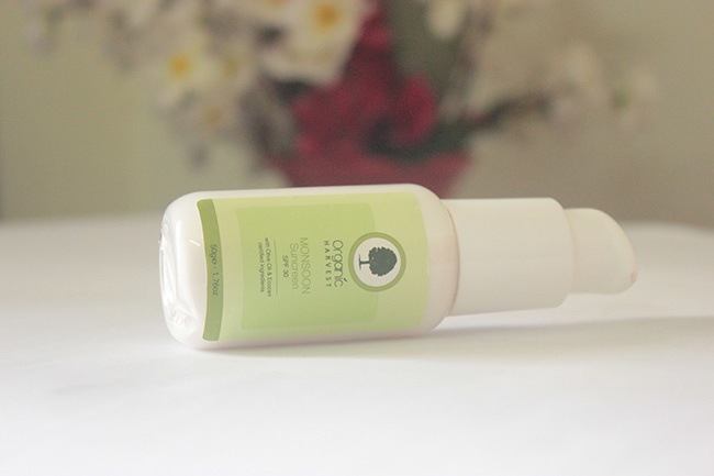 Organic Harvest Monsoon Sunscreen SPF 30 Review (6)