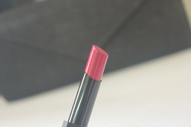 Sugar Cosmetics Its A Pout Time Vivid Lipstick Mad Magenta Review Swatches (5)