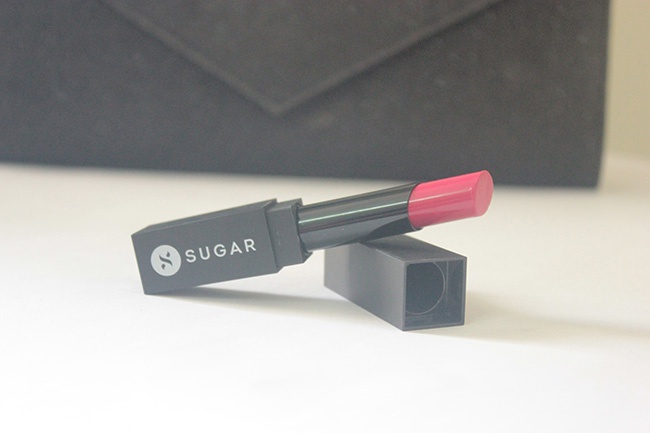 Sugar Cosmetics Its A Pout Time Vivid Lipstick Mad Magenta Review Swatches (7)
