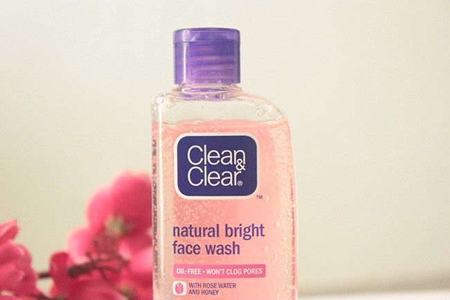 Clean & Clear Natural Bright Face Wash Review (10)