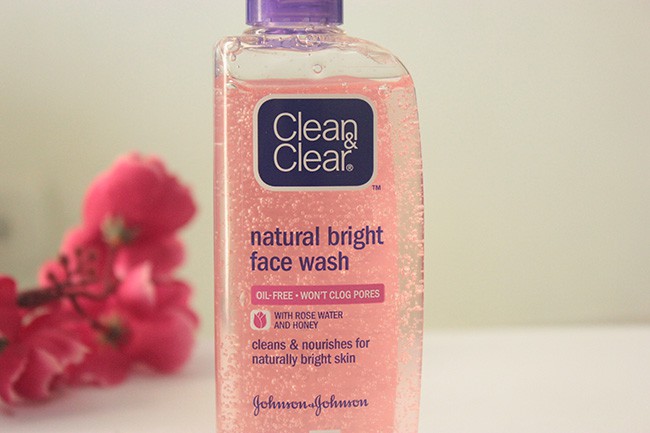 Clean & Clear Natural Bright Face Wash Review (2)