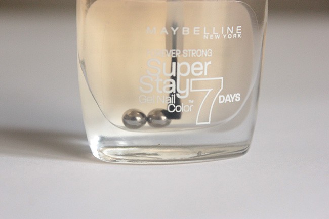 Maybelline Forever Strong Superstay 7 Day Gel Nail Color–Crystal Clear Review Swatch (4)