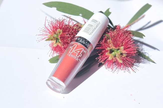 maybelline-superstay-14hr-megawatt-lipstick-in-keep-me-coral-review-swatches-6
