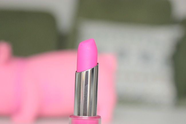 maybelline-superstay-14hr-megawatt-lipstick-in-neon-pink-review-swatches-8