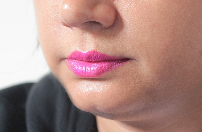maybelline-superstay-14hr-megawatt-lipstick-in-flash-of-fuchsia-review-swatches-10