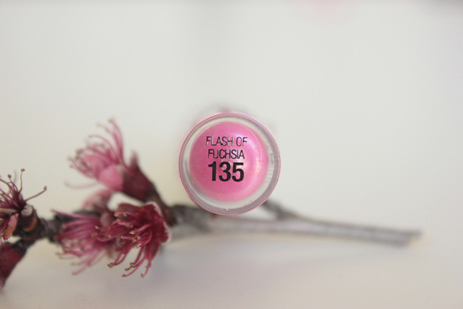maybelline-superstay-14hr-megawatt-lipstick-in-flash-of-fuchsia-review-swatches-7