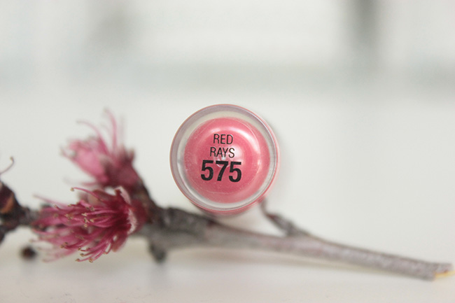 maybelline-superstay-14hr-megawatt-lipstick-in-red-rays-review-swatches-3