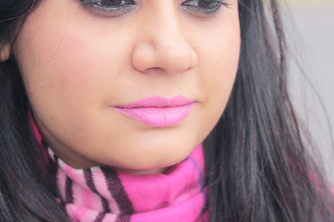 maybelline-superstay-14hr-megawatt-lipstick-in-neon-pink-review-swatches-13