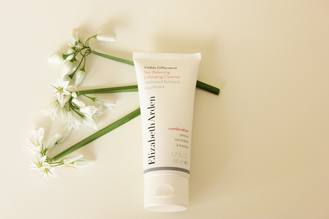 elizabeth-arden-visible-difference-skin-balancing-exfoliating-cleanser-review-1