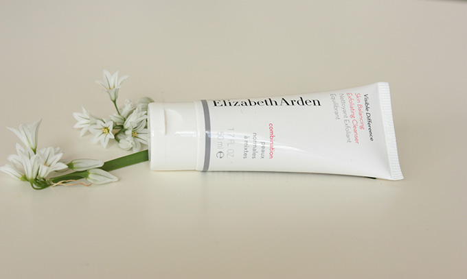 elizabeth-arden-visible-difference-skin-balancing-exfoliating-cleanser-review-2