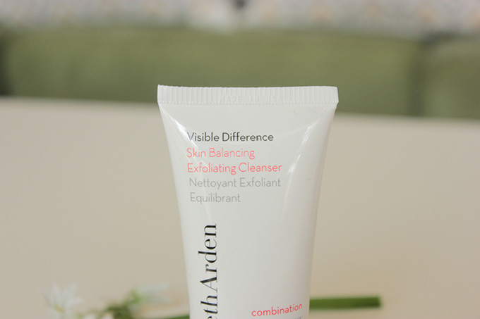 elizabeth-arden-visible-difference-skin-balancing-exfoliating-cleanser-review-3