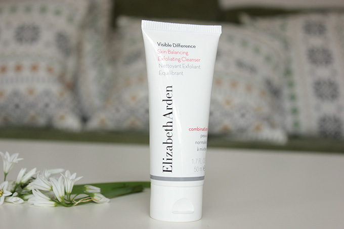 elizabeth-arden-visible-difference-skin-balancing-exfoliating-cleanser-review-7