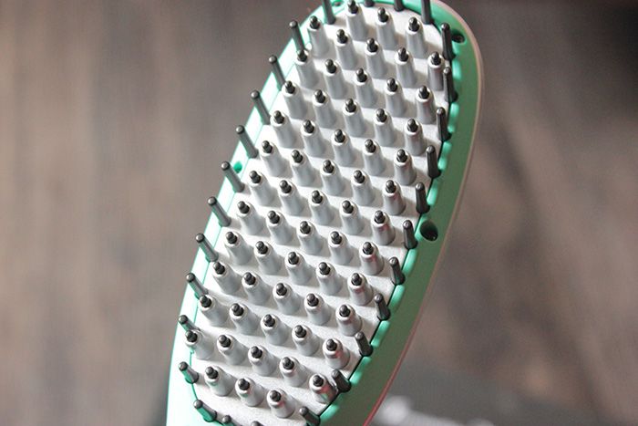 irresistible-me-jade-hair-straightening-ceramic-brush-review-10