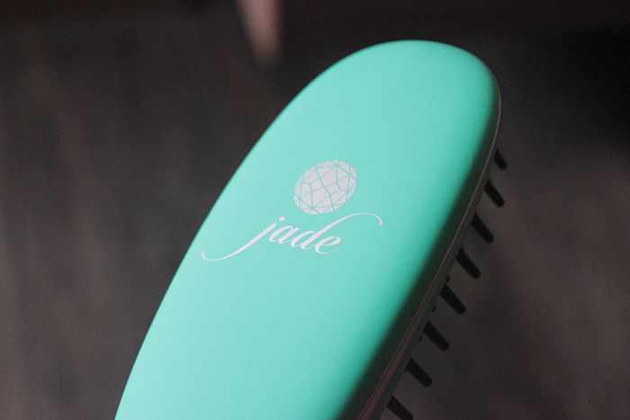 irresistible-me-jade-hair-straightening-ceramic-brush-review-8