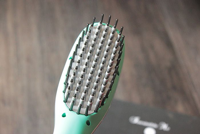 irresistible-me-jade-hair-straightening-ceramic-brush-review-9