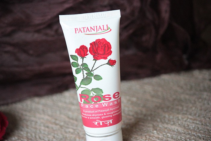 patanjali-rose-face-wash-review-7