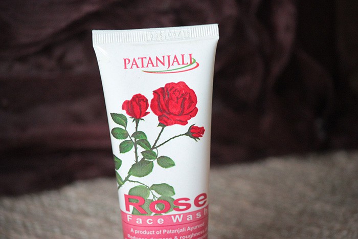 patanjali-rose-face-wash-review-8