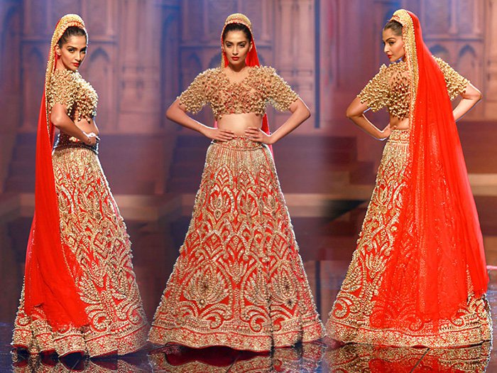 Are You A Fashion Savvy Here Is What You Should Know About Latest Bridal Lehenga Trends! (5)