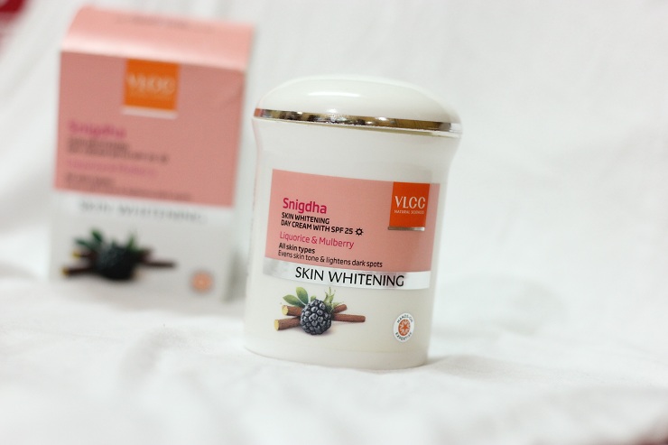 VLCC Snigdha Skin Whitening Day Cream With SPF 25 Review (4)