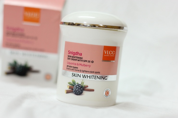 VLCC Snigdha Skin Whitening Day Cream With SPF 25 Review (5)