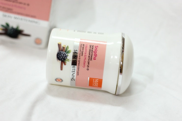 VLCC Snigdha Skin Whitening Day Cream With SPF 25 Review (6)