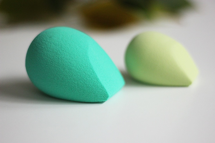 EcoTools Full Powder Brush, Micro Blending Brush And Perfecting Blender Duo Sponge Review (3)