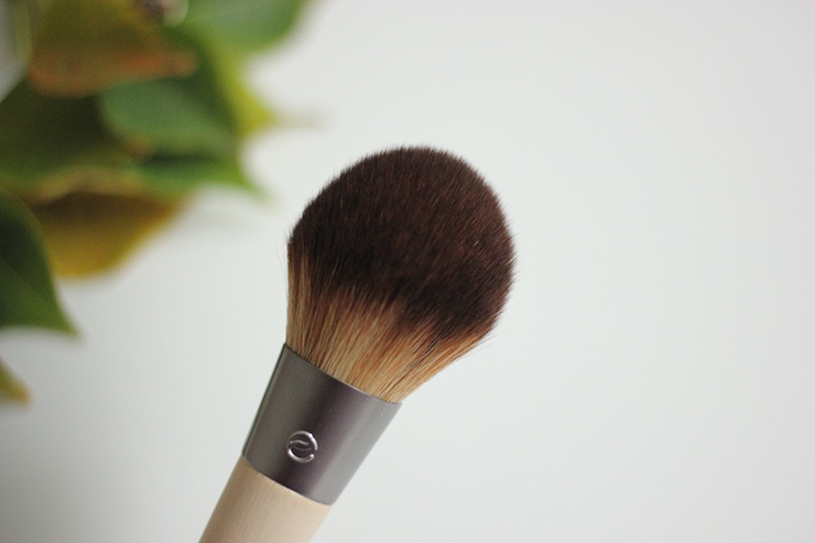 EcoTools Full Powder Brush, Micro Blending Brush And Perfecting Blender Duo Sponge Review (8)